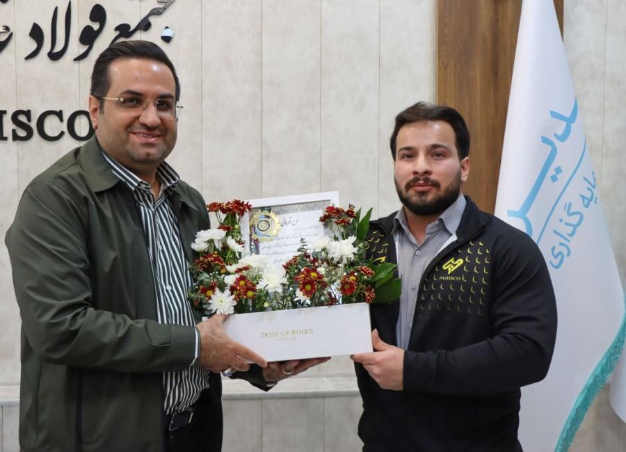 پوریا اکبری